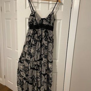 Alyn Paige Maxi dress -size 9/10 -black/white